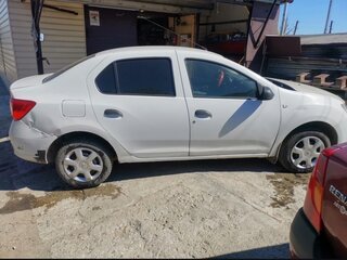 2017 Renault Logan II, белый, 450000 рублей, вид 3