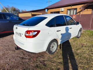 2015 Lada (ВАЗ) Granta I, белый, 365000 рублей, вид 4