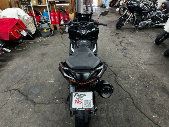 2023 Yamaha TMAX, чёрный, 1230000 рублей - вид 7