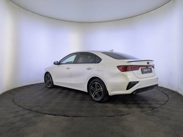 2020 Kia Cerato IV, серебристый, 1875000 рублей - вид 6