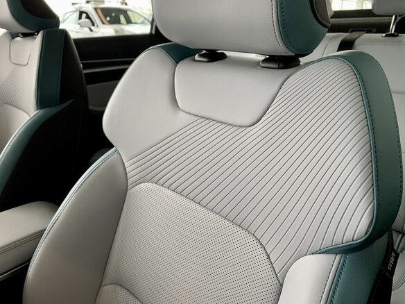 2023 Geely Emgrand II, белый, 2489990 рублей - вид 18