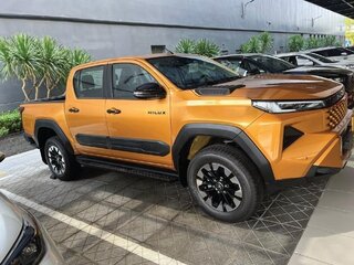 Toyota Hilux IX