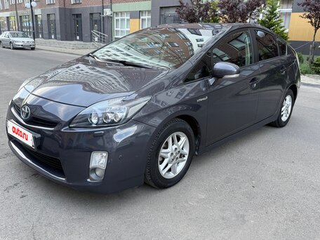 2010 Toyota Prius III (XW30), серый, 1000000 рублей, вид 2