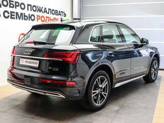 2022 Audi Q5 45 TFSI II (FY) Рестайлинг, чёрный, 4400000 рублей, вид 4
