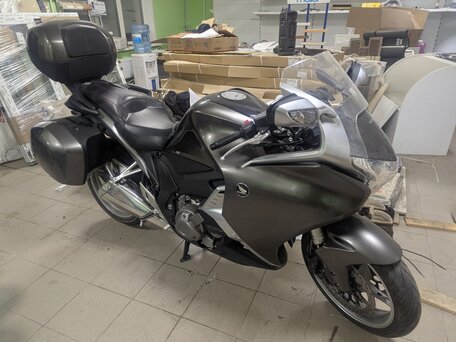 2012 Honda VFR 1200, серебристый, 725000 рублей, вид 1