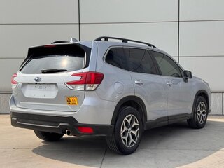 2022 Subaru Forester V Рестайлинг, серебристый, 2920000 рублей, вид 4