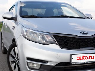2015 Kia Rio III Рестайлинг, серебристый, 1190000 рублей, вид 4
