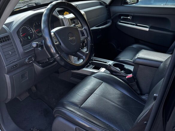2010 Jeep Cherokee IV (KK), чёрный - вид 8