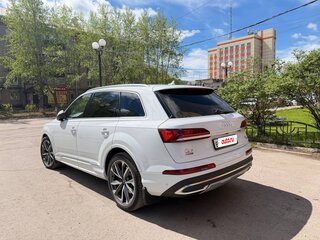2020 Audi Q7 45 TDI II (4M) Рестайлинг, белый, 7000000 рублей, вид 4