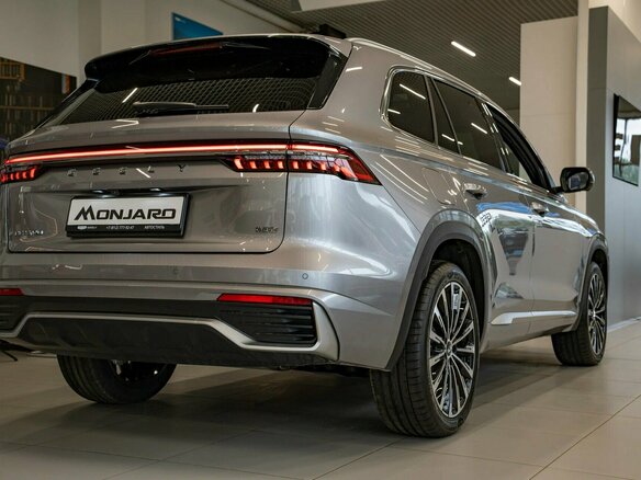 2026 Geely Monjaro I Рестайлинг, серый - вид 4