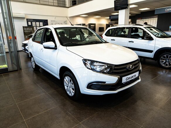 2026 Lada (ВАЗ) Granta I Рестайлинг, белый, 1290000 рублей - вид 3