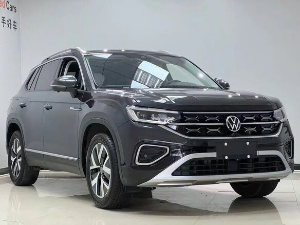 2023 Volkswagen Tayron I Рестайлинг, серый - вид 2