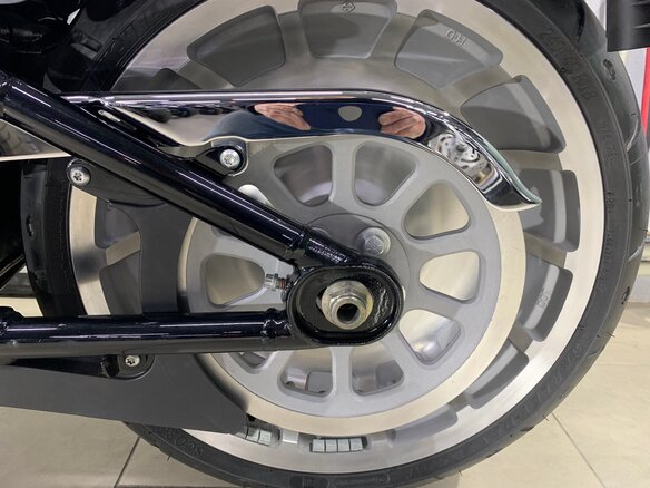 2021 Harley-Davidson Fat Boy, серый, 1849000 рублей - вид 28