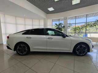 2020 Kia K5 III, белый, 1970000 рублей, вид 4