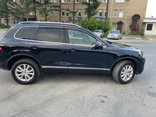 2012 Volkswagen Touareg II, чёрный, 2430000 рублей, вид 4