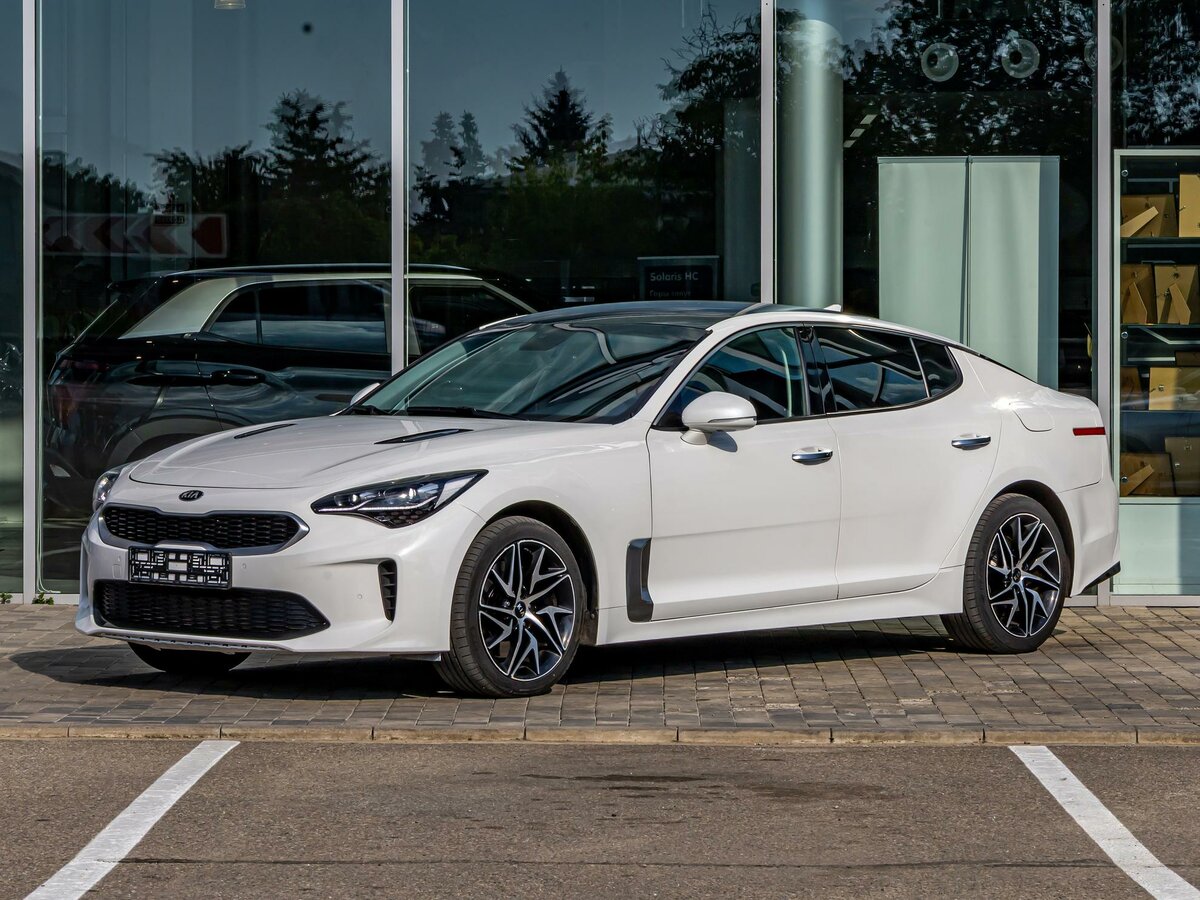 Открыть фотографии: Kia Stinger I