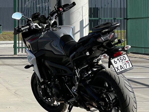 2018 Yamaha MT-09 Tracer (FJ-09), серый, 900000 рублей - вид 13