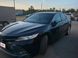 2020 Toyota Camry VIII (XV70), чёрный, 3590000 рублей, вид 2
