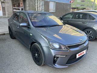 2017 Kia Rio IV, серый, 850000 рублей, вид 4