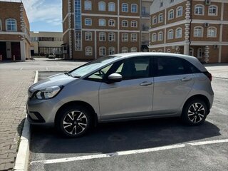 2021 Honda Fit IV, серебристый, 1340000 рублей, вид 2