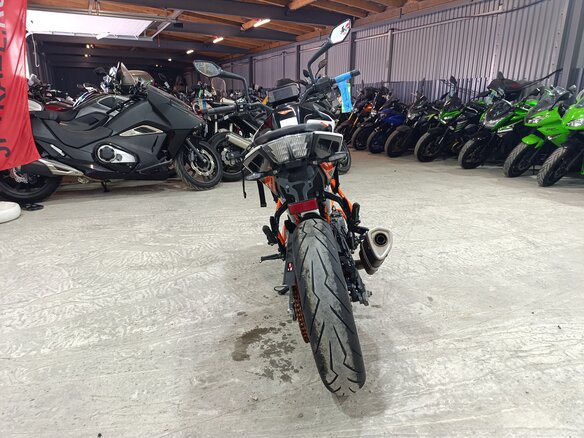 2017 KTM 390 Duke, белый, 440000 рублей - вид 3