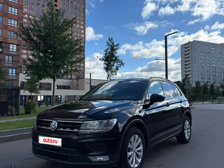 2017 Volkswagen Tiguan II, чёрный, 1670000 рублей, вид 1