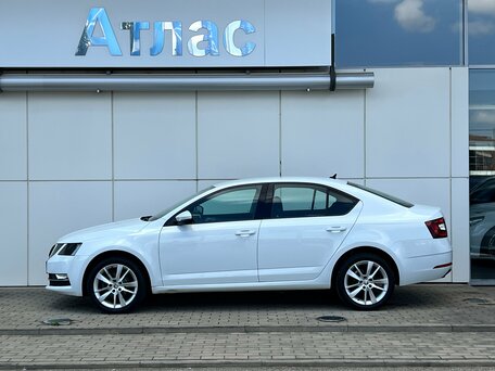 2018 Skoda Octavia III (A7) Рестайлинг, белый, 1640000 рублей, вид 5