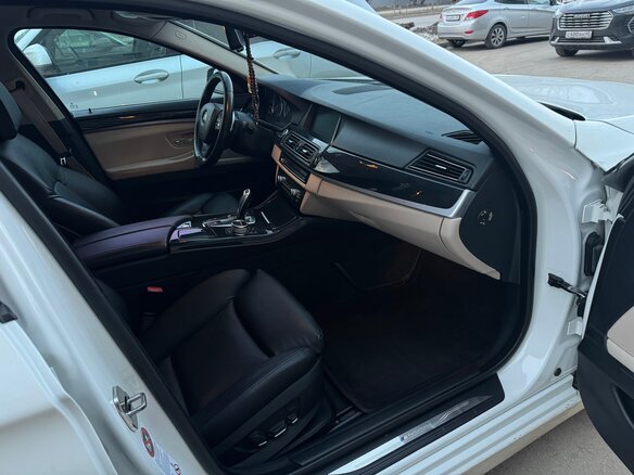 2012 BMW 5 серии 528i xDrive VI (F10/F11/F07), белый, 1900000 рублей - вид 9