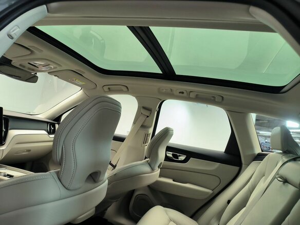 2026 Volvo XC60 II Рестайлинг 2, серый, 8600000 рублей - вид 18