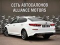 2019 Kia Optima IV Рестайлинг, белый, 2165000 рублей - вид 4
