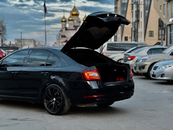 2018 Skoda Octavia III (A7) Рестайлинг, чёрный, 1200000 рублей - вид 15