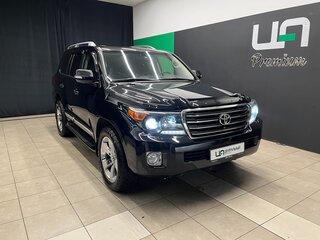 2015 Toyota Land Cruiser 200 Series Рестайлинг 1, чёрный, 3700000 рублей, вид 1
