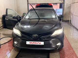 2020 Toyota Camry VIII (XV70), чёрный, 3000000 рублей, вид 3