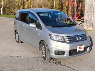 2010 Honda Freed Spike I Рестайлинг, серебристый, 1140000 рублей, вид 1
