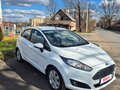 2016 Ford Fiesta Mk6 Рестайлинг, белый, 950000 рублей - вид 1