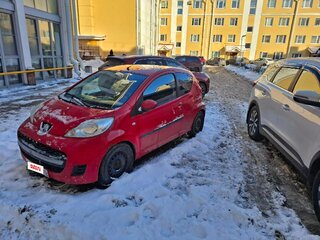 2011 Peugeot 107 I Рестайлинг, красный, 330000 рублей, вид 1
