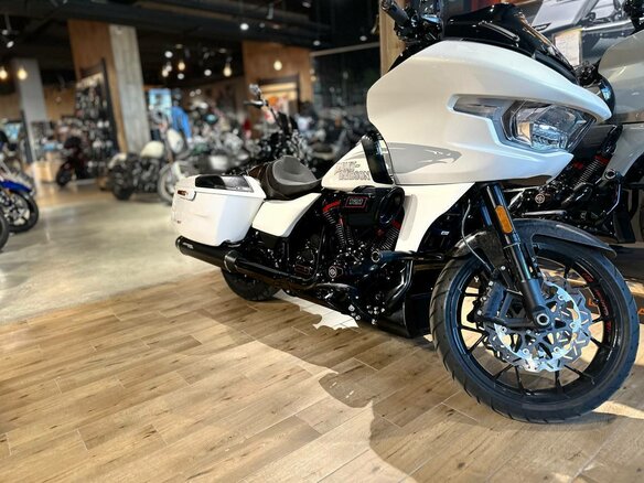 2024 Harley-Davidson CVO Road Glide ST, белый, 4900000 рублей - вид 11