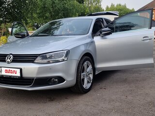 2013 Volkswagen Jetta VI, серебристый, 1080000 рублей, вид 1