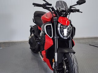 2023 Ducati Diavel V4, красный, 2179000 рублей, вид 3