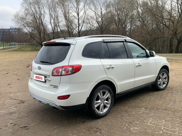 2011 Hyundai Santa Fe II Рестайлинг, белый, 1200000 рублей - вид 4