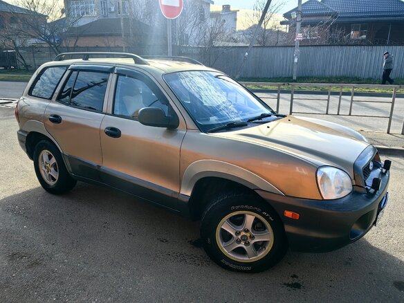 2001 Hyundai Santa Fe I, золотистый, 650000 рублей - вид 1