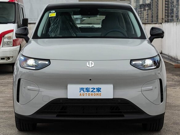 2026 Leapmotor A10 53 kWh, серебристый, 2199000 рублей - вид 22