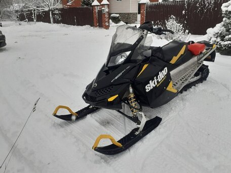 2012 BRP Ski-Doo Summit 600, чёрный, 650000 рублей, вид 3