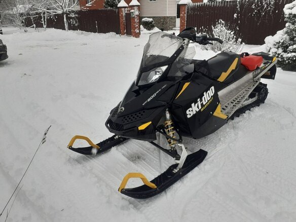 2012 BRP Ski-Doo Summit 600, чёрный, 650000 рублей - вид 2