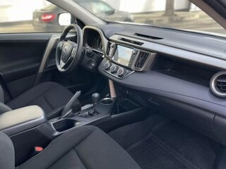 2015 Toyota RAV4 IV (XA40), белый, 2350000 рублей, вид 2