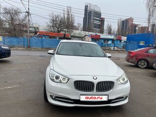 2009 BMW 5 серии Gran Turismo 550i VI (F10/F11/F07), белый, 1200000 рублей, вид 2