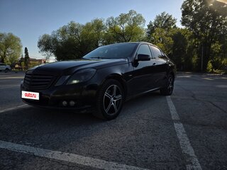 2009 Mercedes-Benz E-Класс 220 5G-Tronic IV (W212, S212, C207), чёрный, 1050000 рублей, вид 1