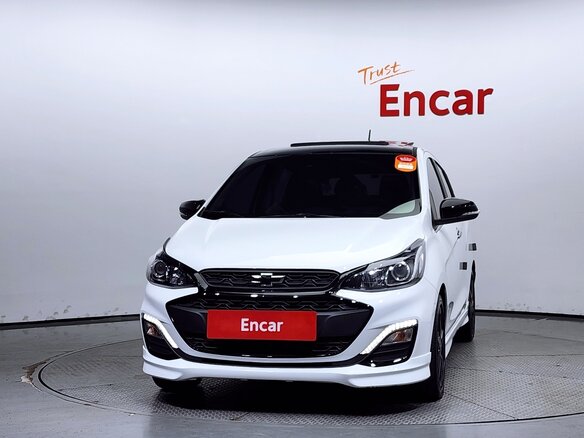 2022 Chevrolet Spark IV Рестайлинг, белый, 982000 рублей
