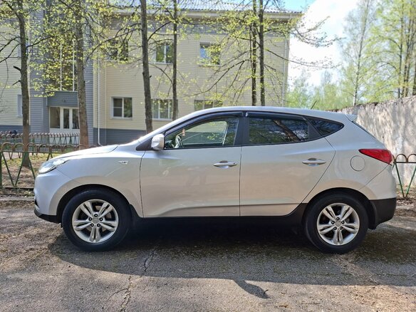 2011 Hyundai ix35 I, серебристый, 1050000 рублей - вид 6