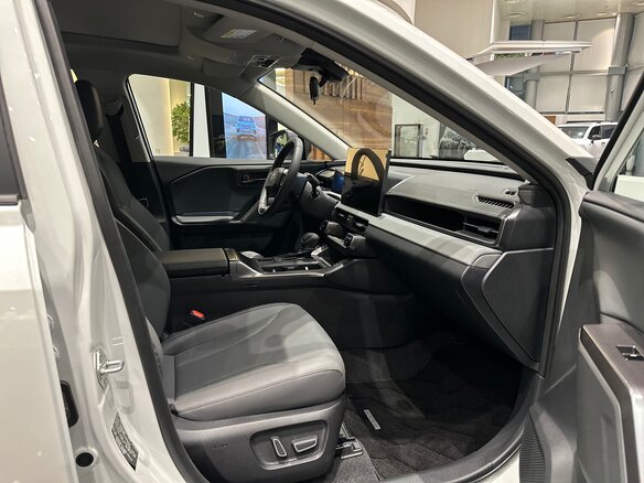 2026 Toyota RAV4 VI (XA60), белый, 4200000 рублей - вид 8